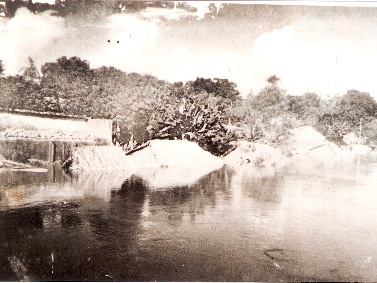 Casas sendo submersas